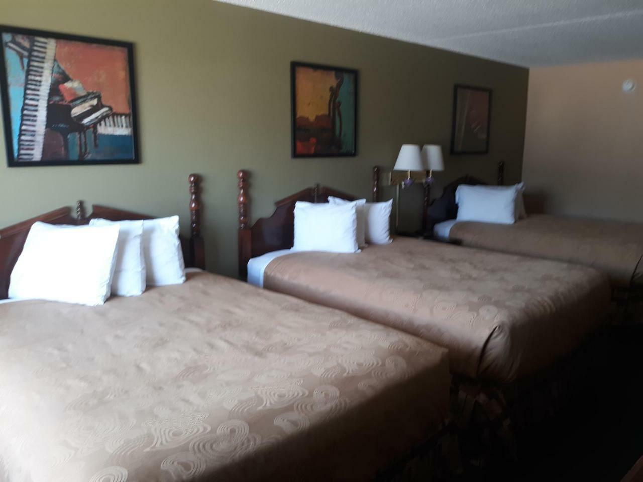 Angel Inn Near Imax, A Travelodge By Wyndham Branson Exterior foto