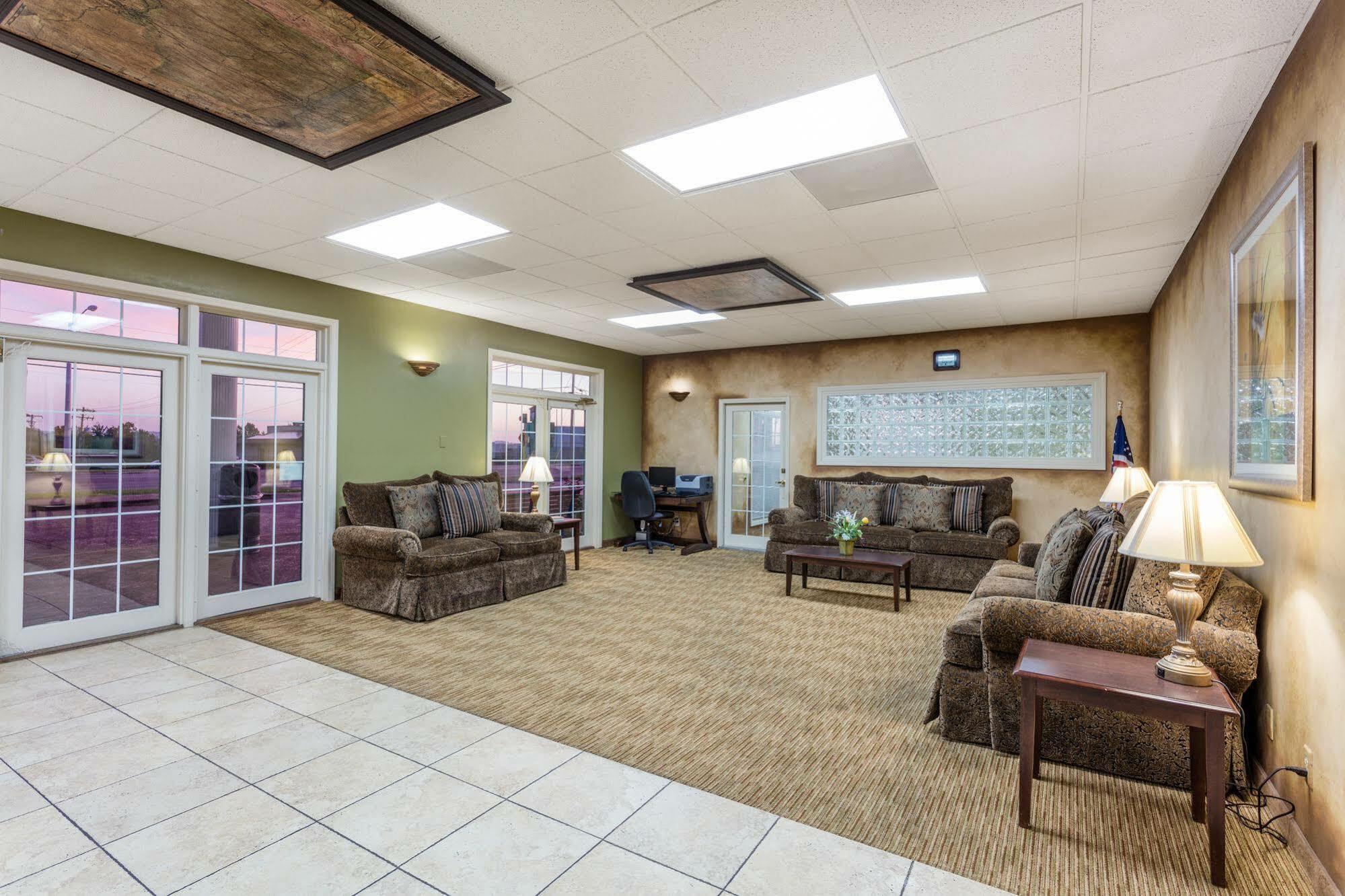 Angel Inn Near Imax, A Travelodge By Wyndham Branson Exterior foto