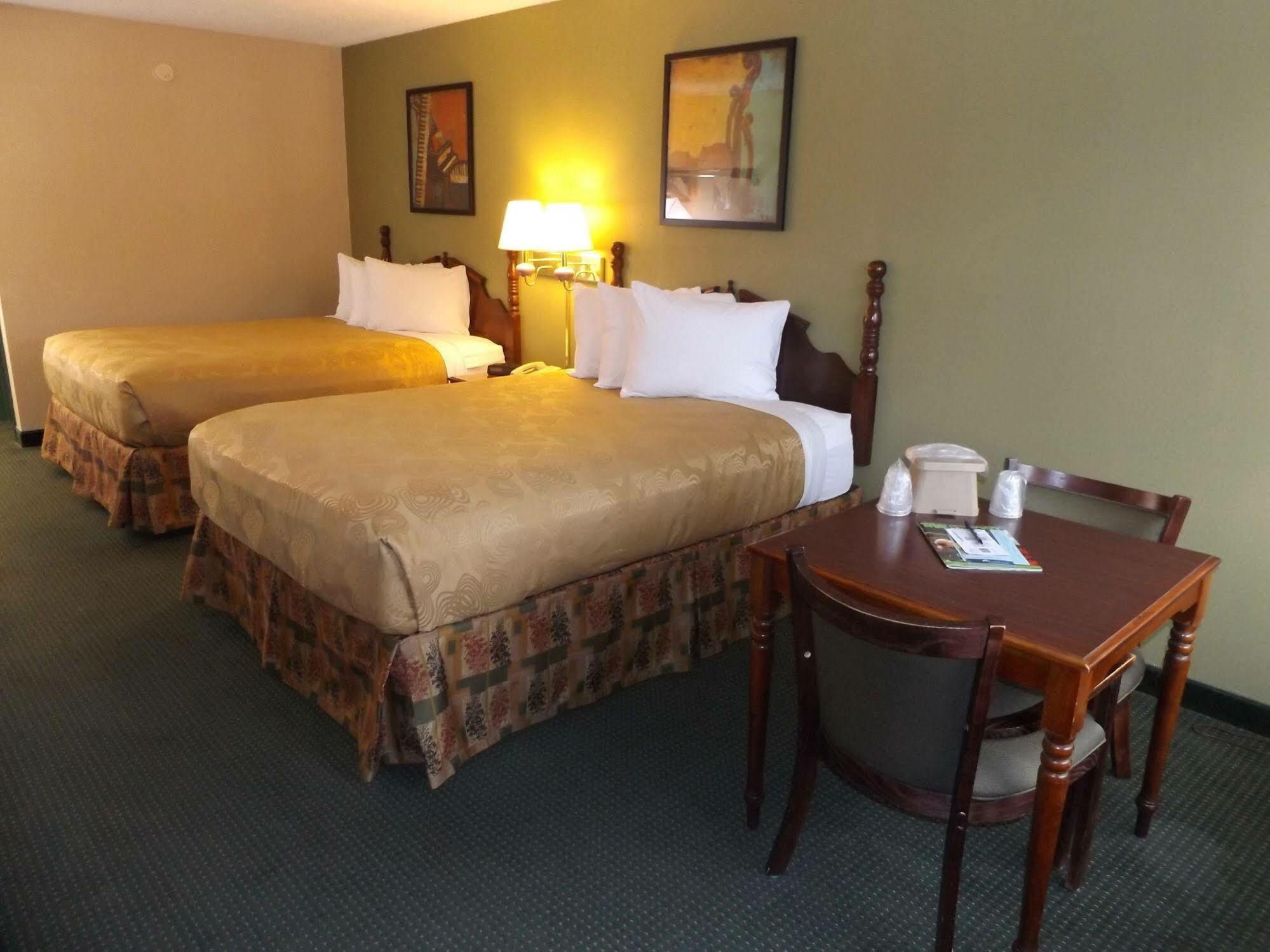 Angel Inn Near Imax, A Travelodge By Wyndham Branson Exterior foto