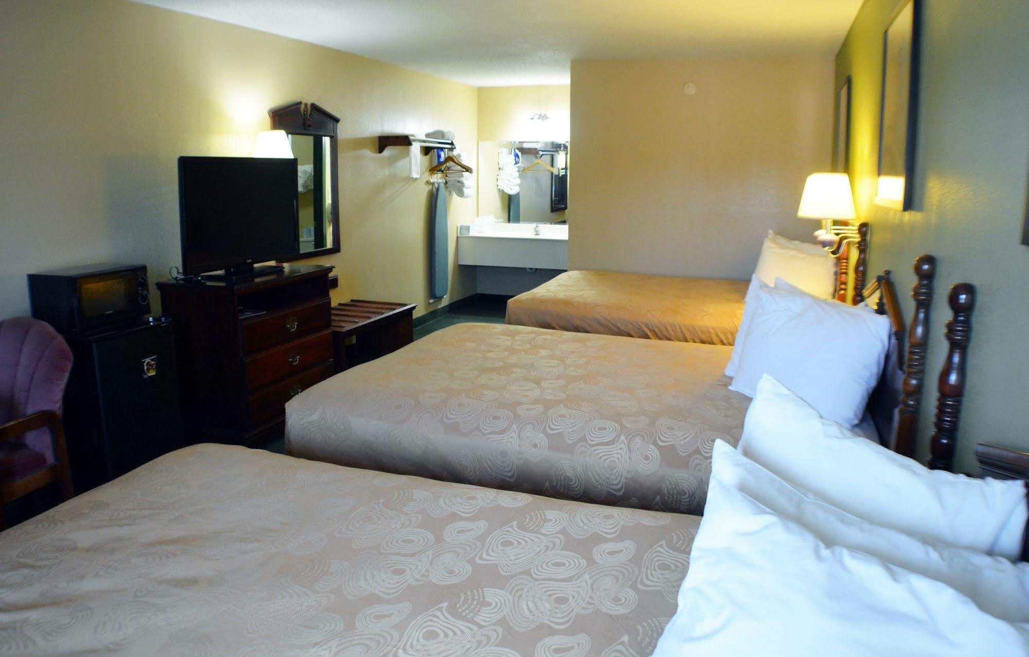 Angel Inn Near Imax, A Travelodge By Wyndham Branson Exterior foto